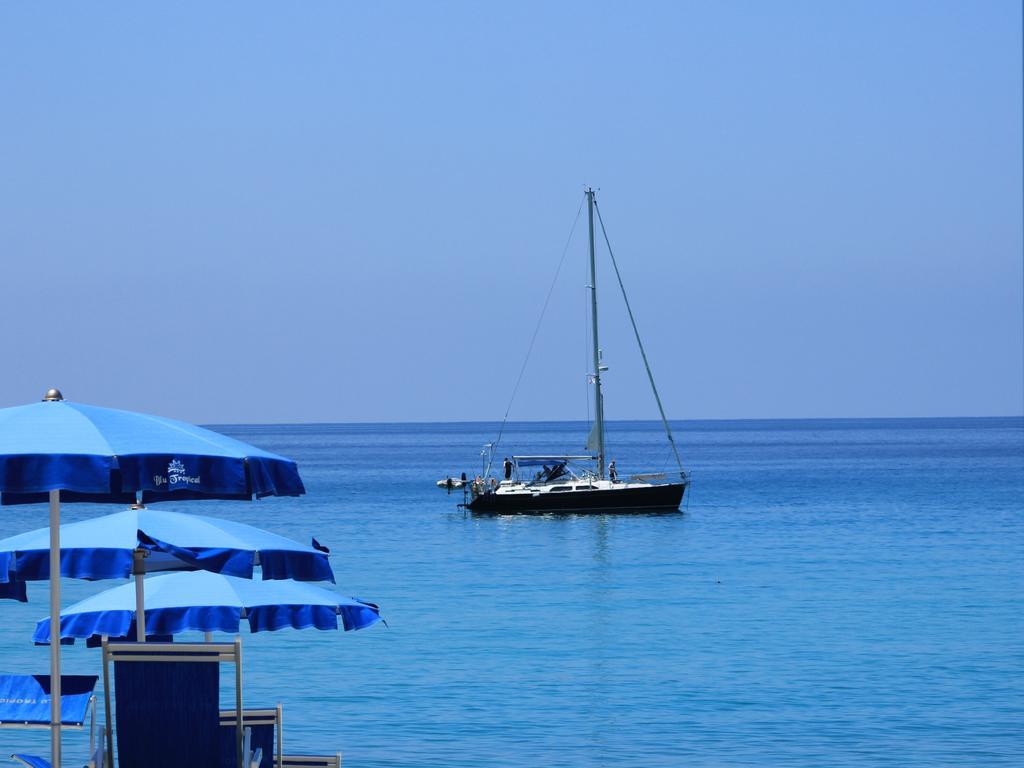 Blu Tropical Resort Zambrone Eksteriør bilde