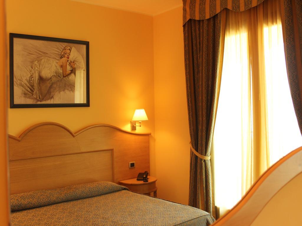 Blu Tropical Resort Zambrone Rom bilde