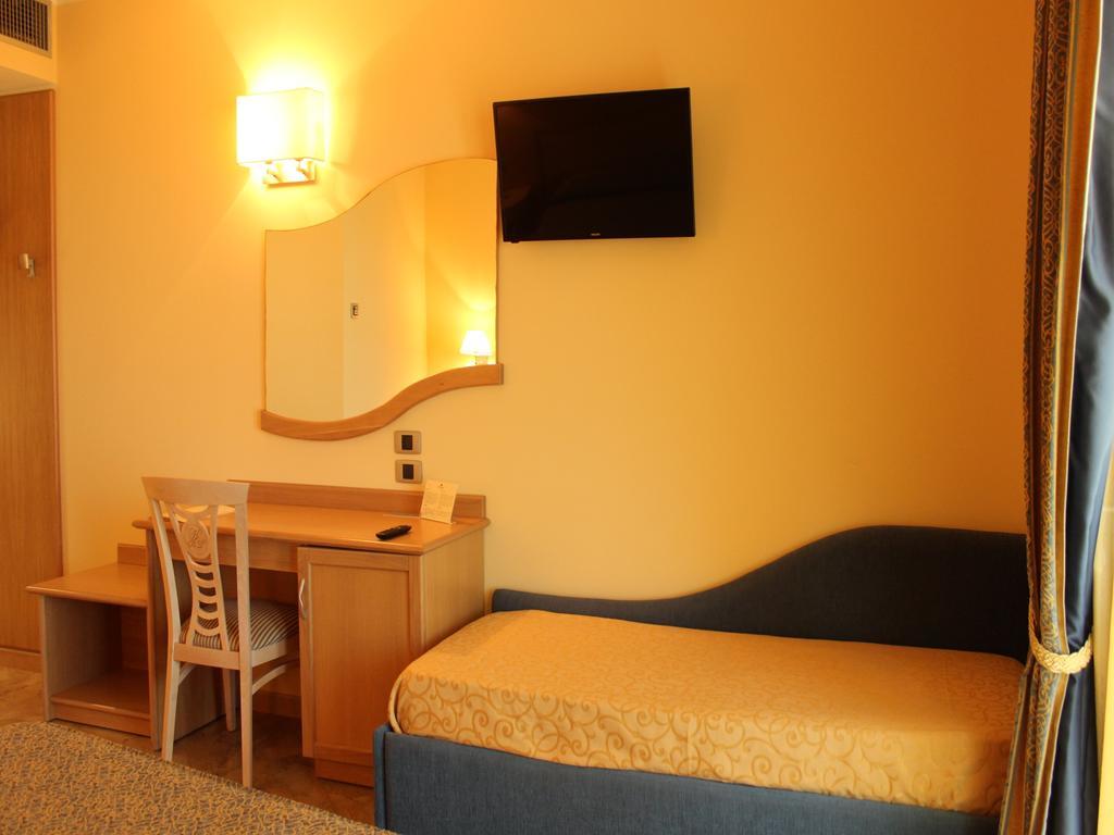 Blu Tropical Resort Zambrone Rom bilde