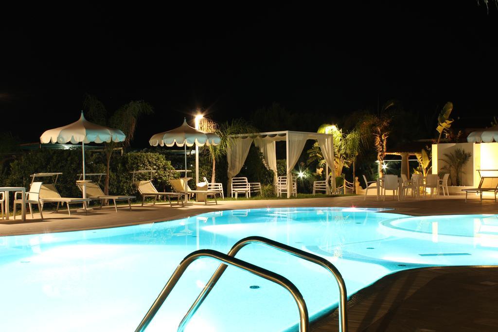 Blu Tropical Resort Zambrone Eksteriør bilde