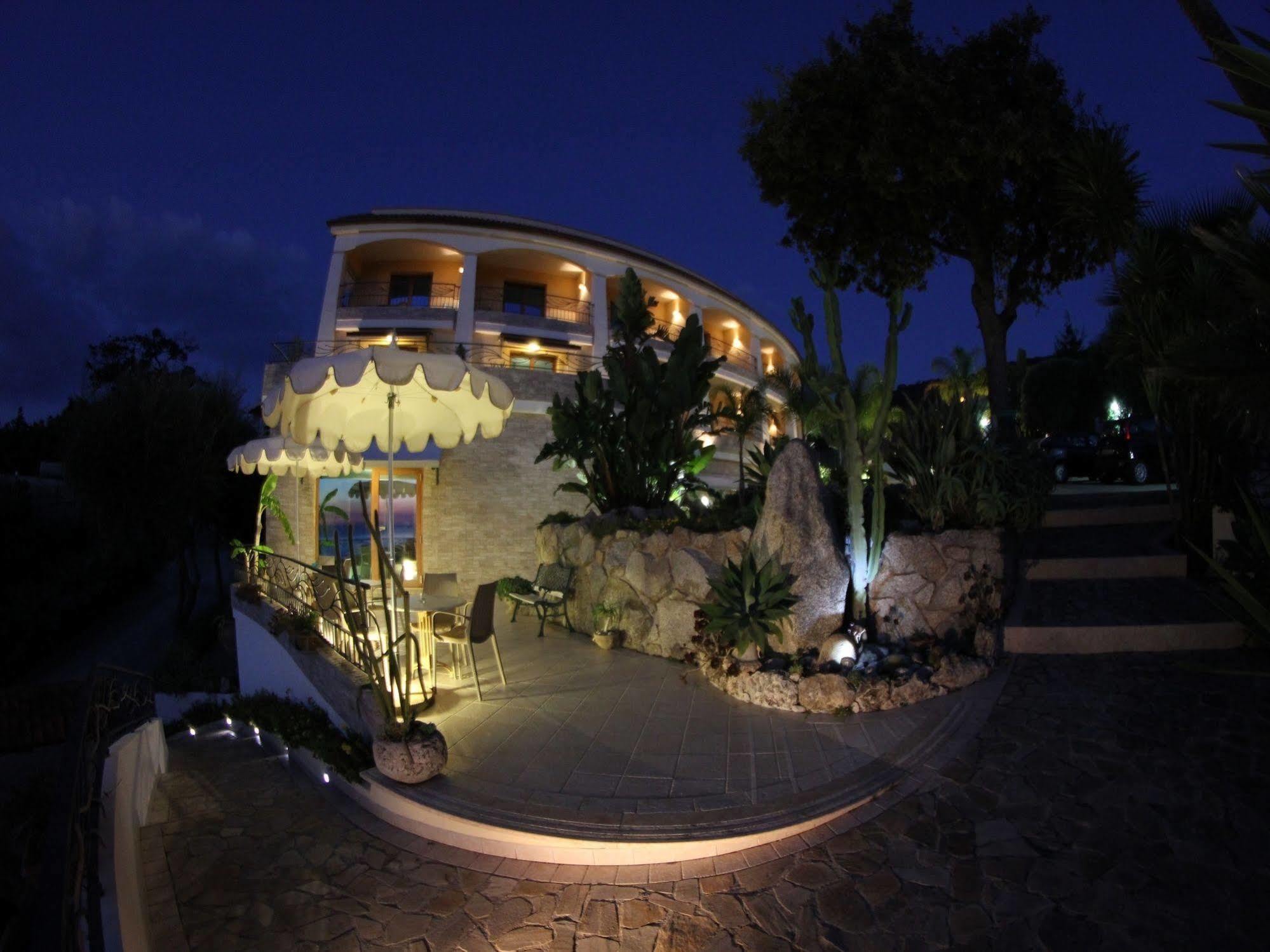 Blu Tropical Resort Zambrone Eksteriør bilde